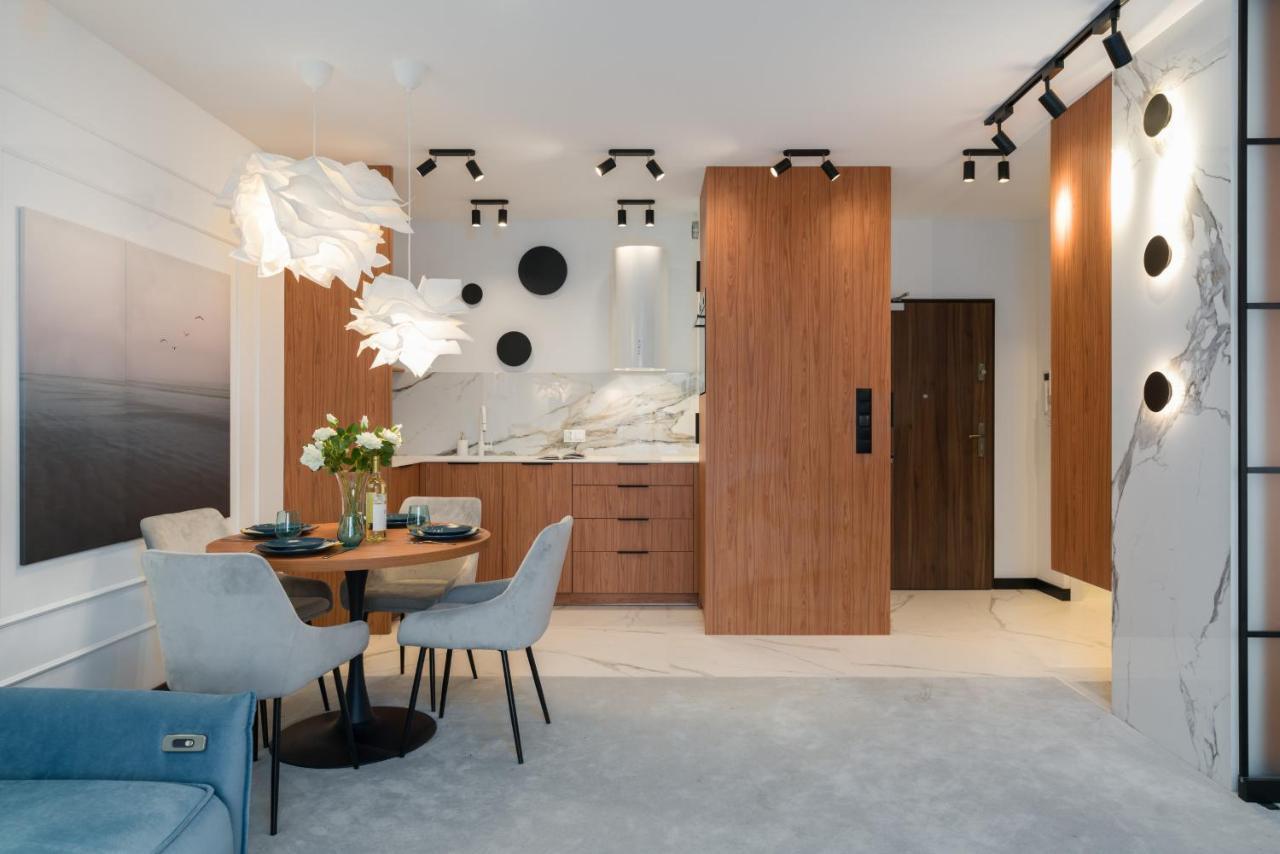 Wilczak Apartment With Free Garage Poznan By Noclegi Renters Екстер'єр фото