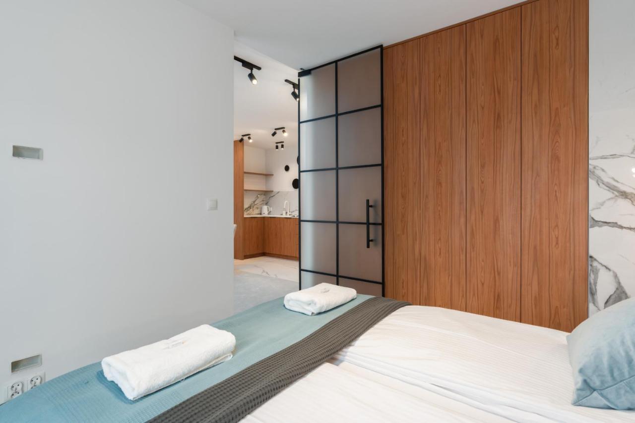 Wilczak Apartment With Free Garage Poznan By Noclegi Renters Екстер'єр фото